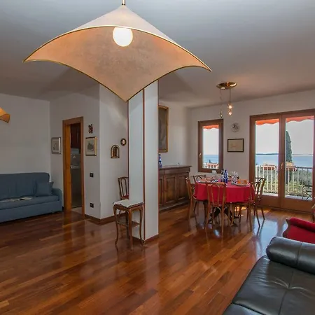 Dante Apartment