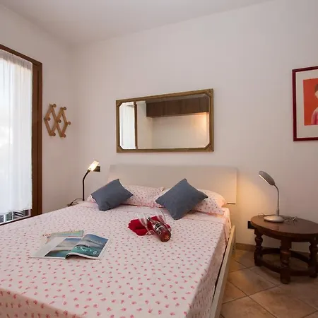 Dante Apartment *